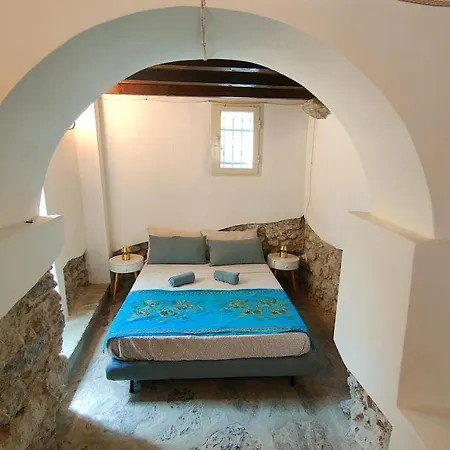 La Casa Delle Pietre Parlanti - Casa In Pietra Ai Piedi Del Parco Delle 5 Terre Bed & Breakfast Biassa