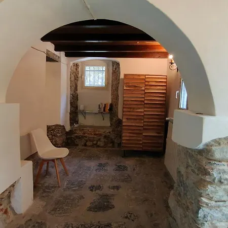 La Casa Delle Pietre Parlanti - Casa In Pietra Ai Piedi Del Parco Delle 5 Terre Bed & Breakfast Biassa