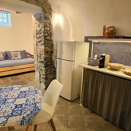 La Casa Delle Pietre Parlanti - Casa In Pietra Ai Piedi Del Parco Delle 5 Terre Bed & Breakfast