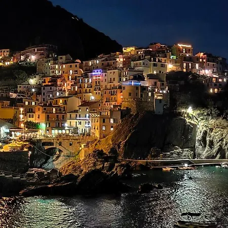 La Casa Delle Pietre Parlanti - Casa In Pietra Ai Piedi Del Parco Delle 5 Terre Bed & Breakfast