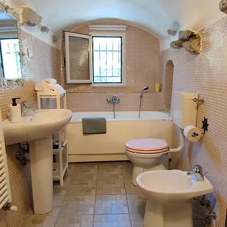 La Casa Delle Pietre Parlanti - Casa In Pietra Ai Piedi Del Parco Delle 5 Terre לינה וארוחת בוקר