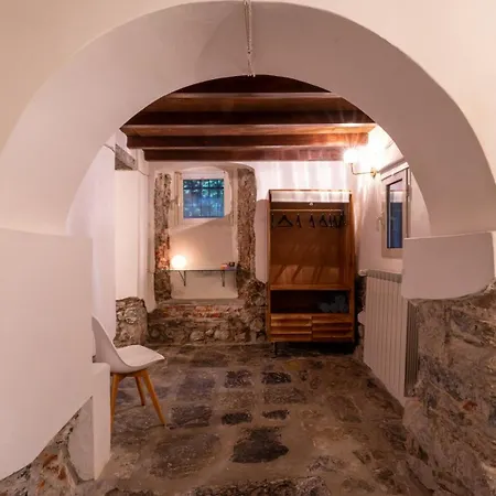 La Casa Delle Pietre Parlanti - Casa In Pietra Ai Piedi Del Parco Delle 5 Terre לינה וארוחת בוקר 3*