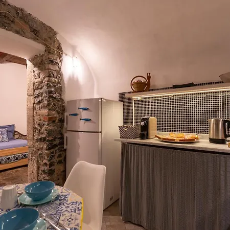 住宿加早餐酒店 La Casa Delle Pietre Parlanti - Casa In Pietra Ai Piedi Del Parco Delle 5 Terre 3*