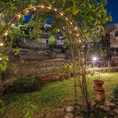 La Casa Delle Pietre Parlanti - Casa In Pietra Ai Piedi Del Parco Delle 5 Terre לינה וארוחת בוקר לה ספציה
