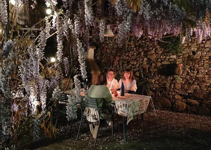 فندق مبيت وإفطار La Casa Delle Pietre Parlanti - Casa In Pietra Ai Piedi Del Parco Delle 5 Terre 3*