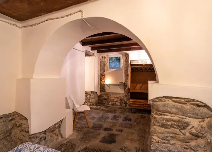 La Casa Delle Pietre Parlanti - Casa In Pietra Ai Piedi Del Parco Delle 5 Terre لا سبيتسْيا