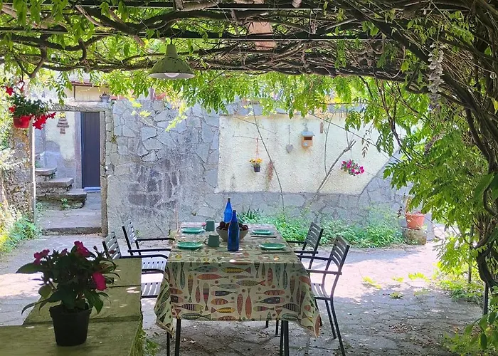 فندق مبيت وإفطار La Casa Delle Pietre Parlanti - Casa In Pietra Ai Piedi Del Parco Delle 5 Terre